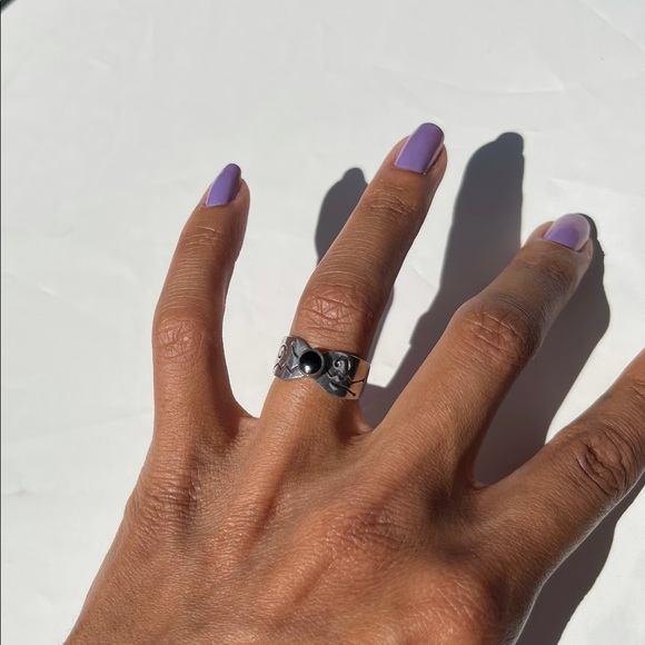 Sterling Silver Ring - Picture 2 of 9